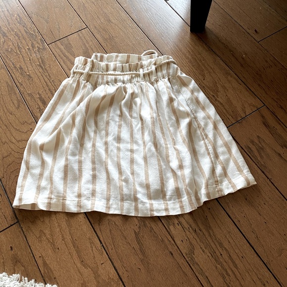 Woman’s skirt - Picture 2 of 2